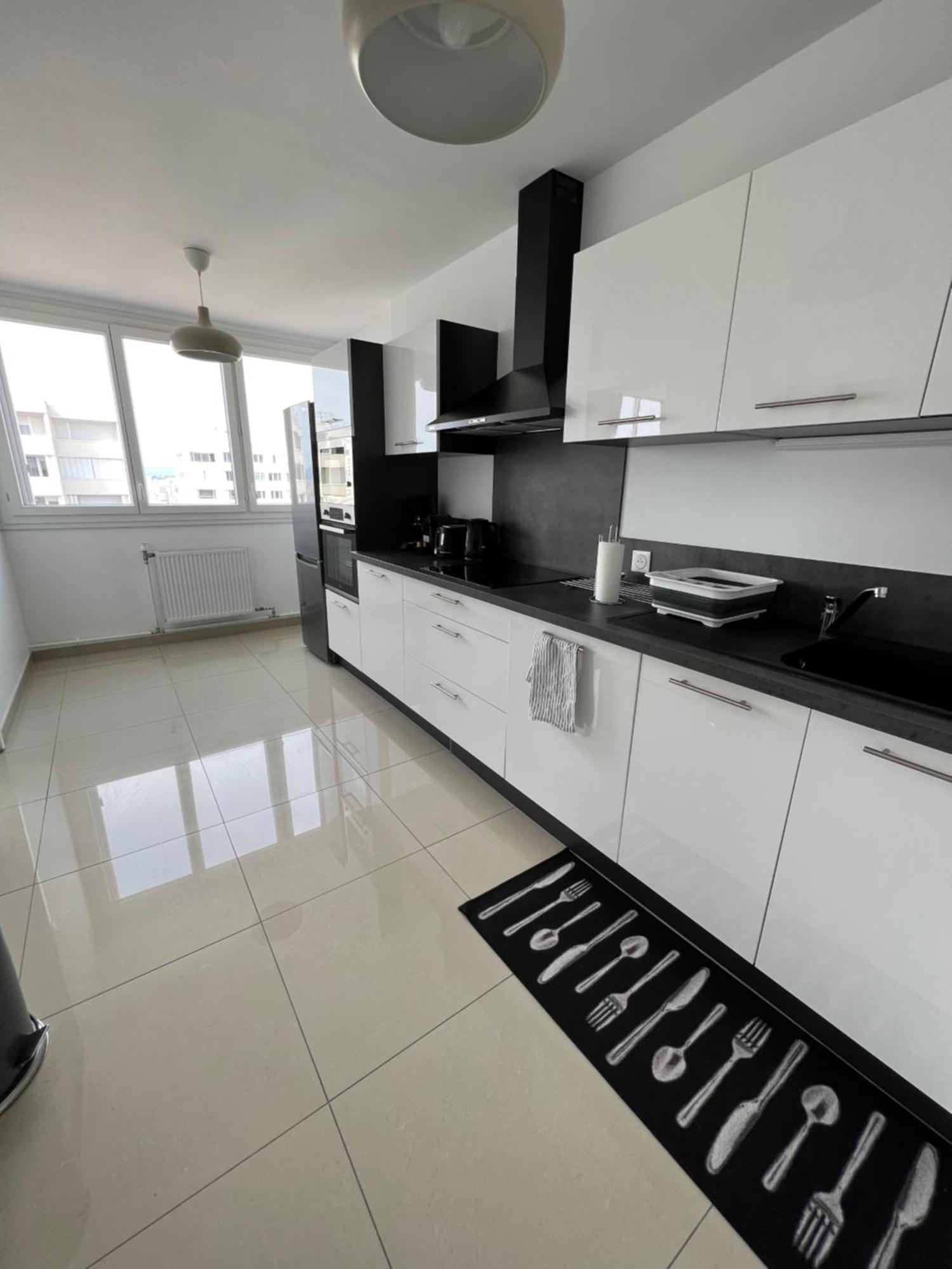 Appartamento Super 4 Pieces Refait A Neuf Villeurbanne Esterno foto