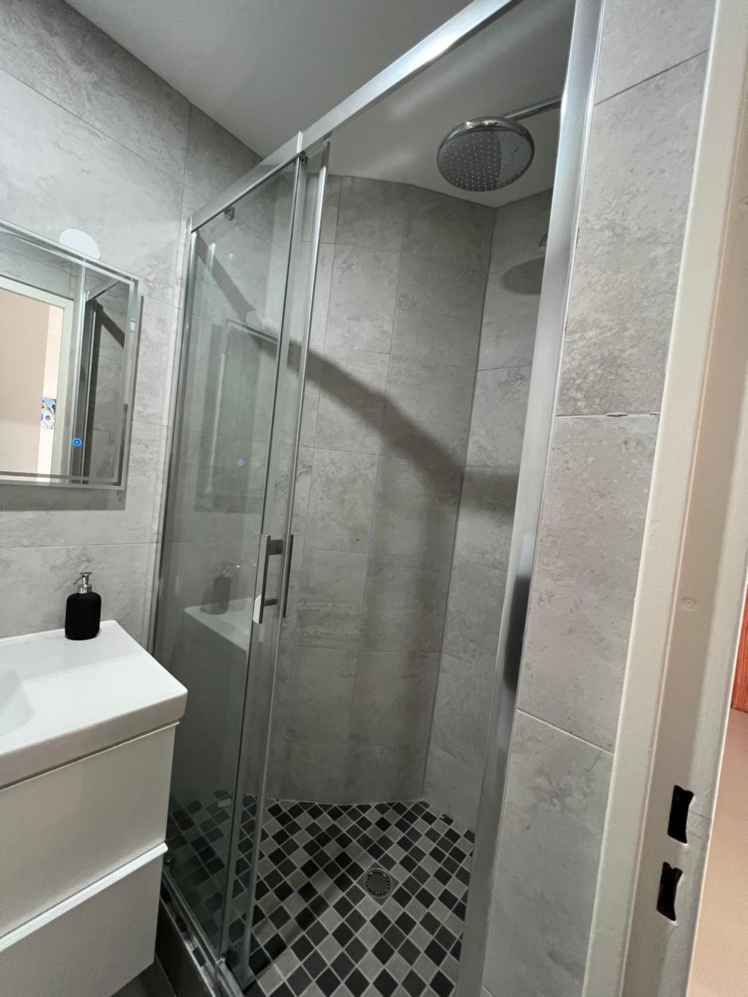 Appartamento Super 4 Pieces Refait A Neuf Villeurbanne Esterno foto